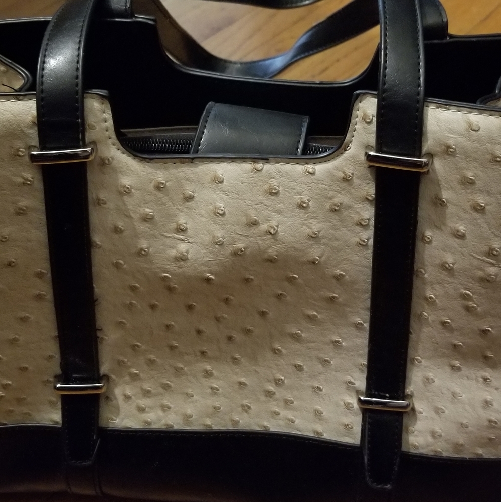 Purse - Picture 2 of 3